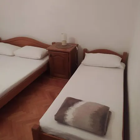 Apartments Ticinovic Omiš Buitenkant foto