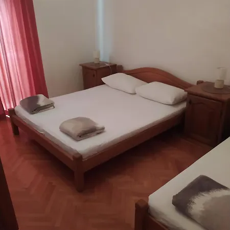 Apartments Ticinovic Omiš Buitenkant foto