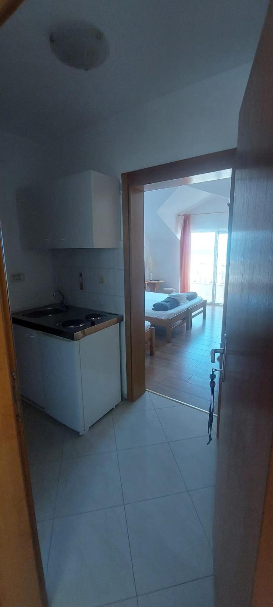 Apartma Ticinovic *